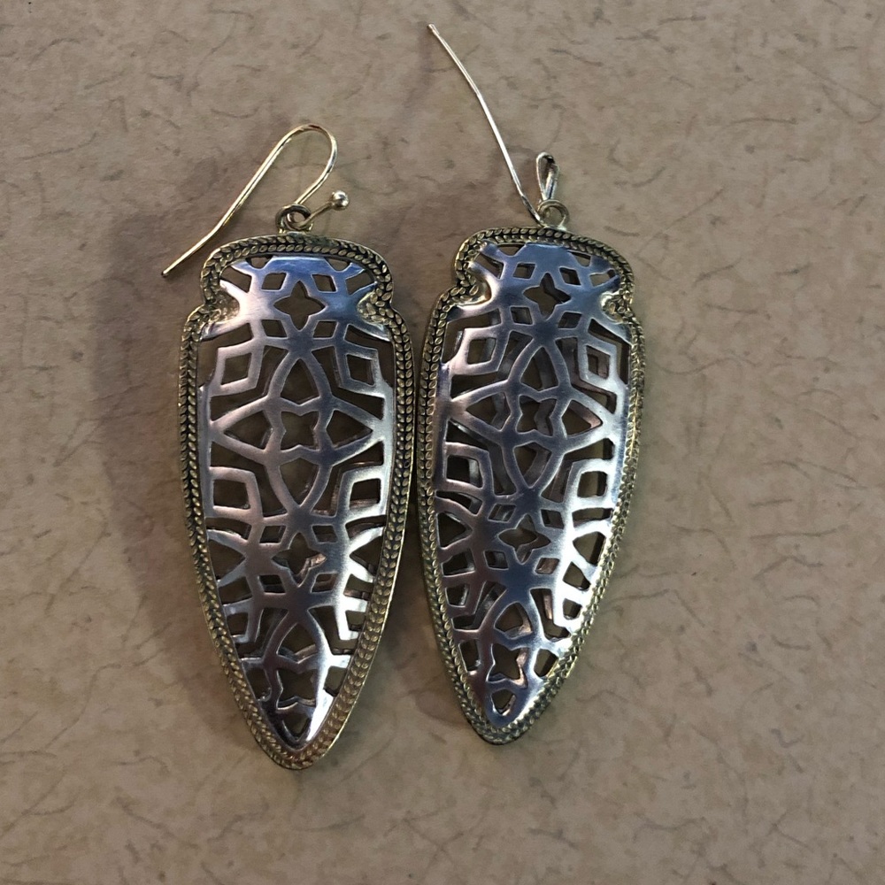 Kendra earring set.
